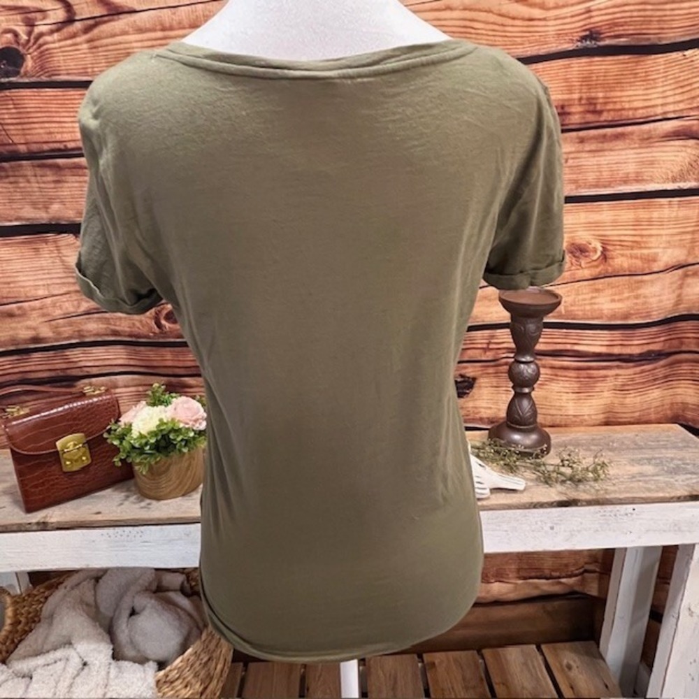 H&M Womens Feather Graphic Green Short Sleeve Tee Size XS - Picture 2 of 10